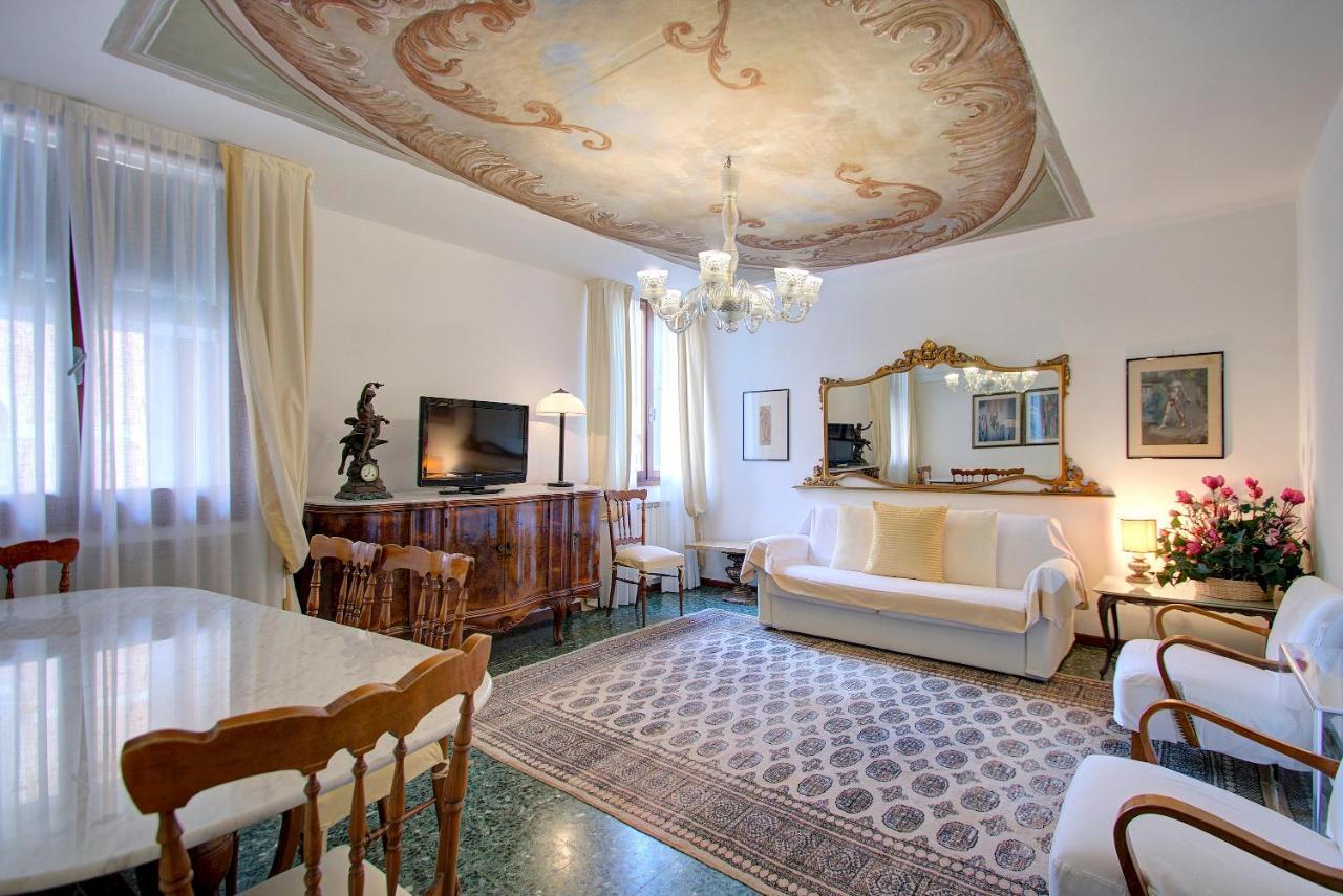 Marco Canal-Views Venecia Exterior foto